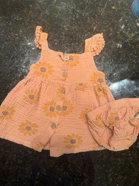Baby Girl Sunflower Ruffle Dress & Bloomers RABBIT BEAR Organic 6-9 LIKE NEW